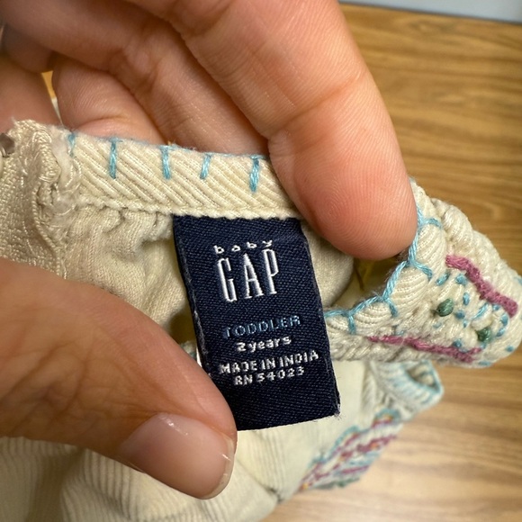 Adorable vintage gap 2T cord dress with embroidery details - Picture 3 of 5